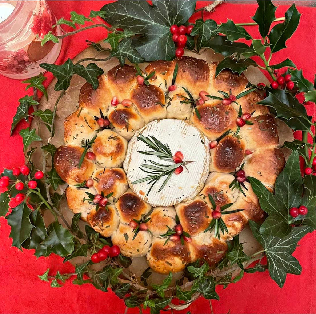 Festive Baked Cheese Wreath