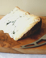 Stichelton british blue cheese 